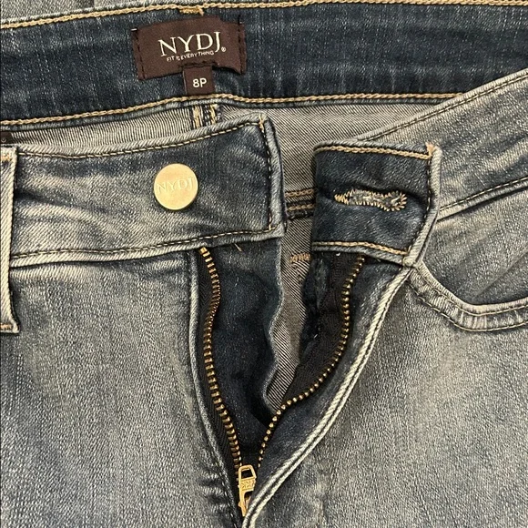 NYDJ Marilyn Straight 8P Jeans in Light Wash - Picture 6 of 11